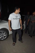 Salman Khan snapped during photoshoot at Mehboob Studios in Mumbai on 6th Aug 2013 (25).JPG
